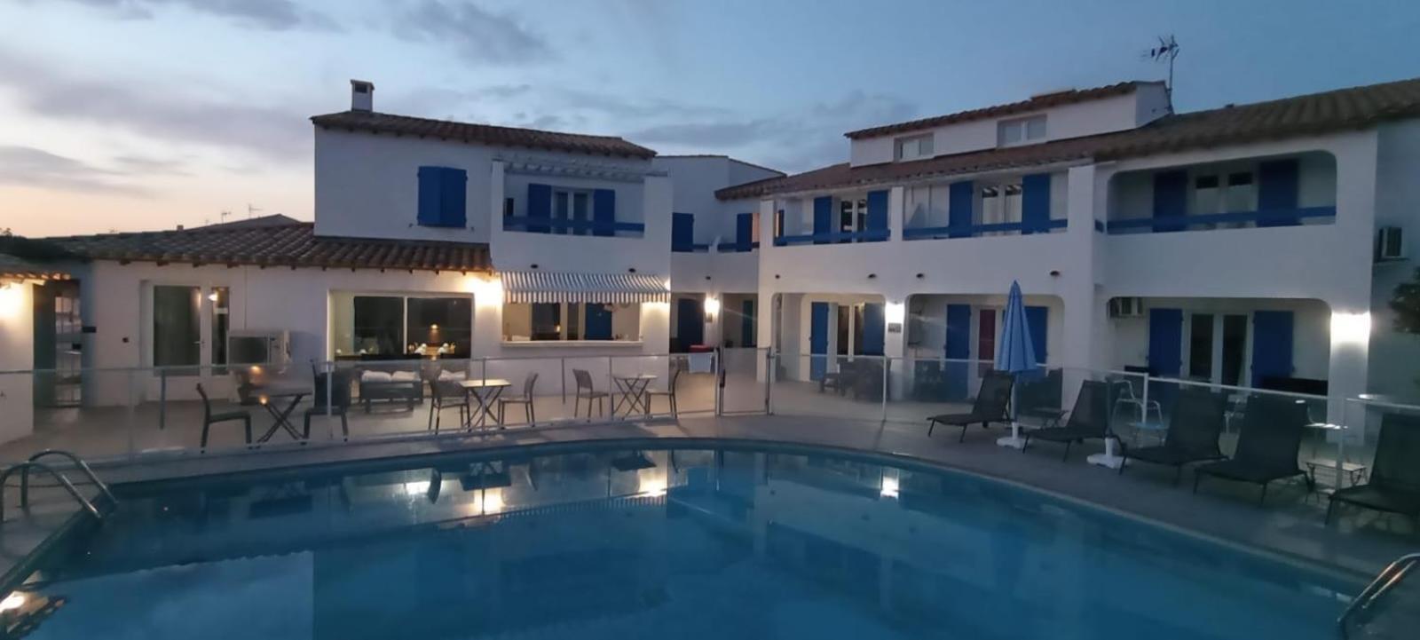 Hotel Le Bleu Marine Saintes-Maries-de-la-Mer Exterior photo