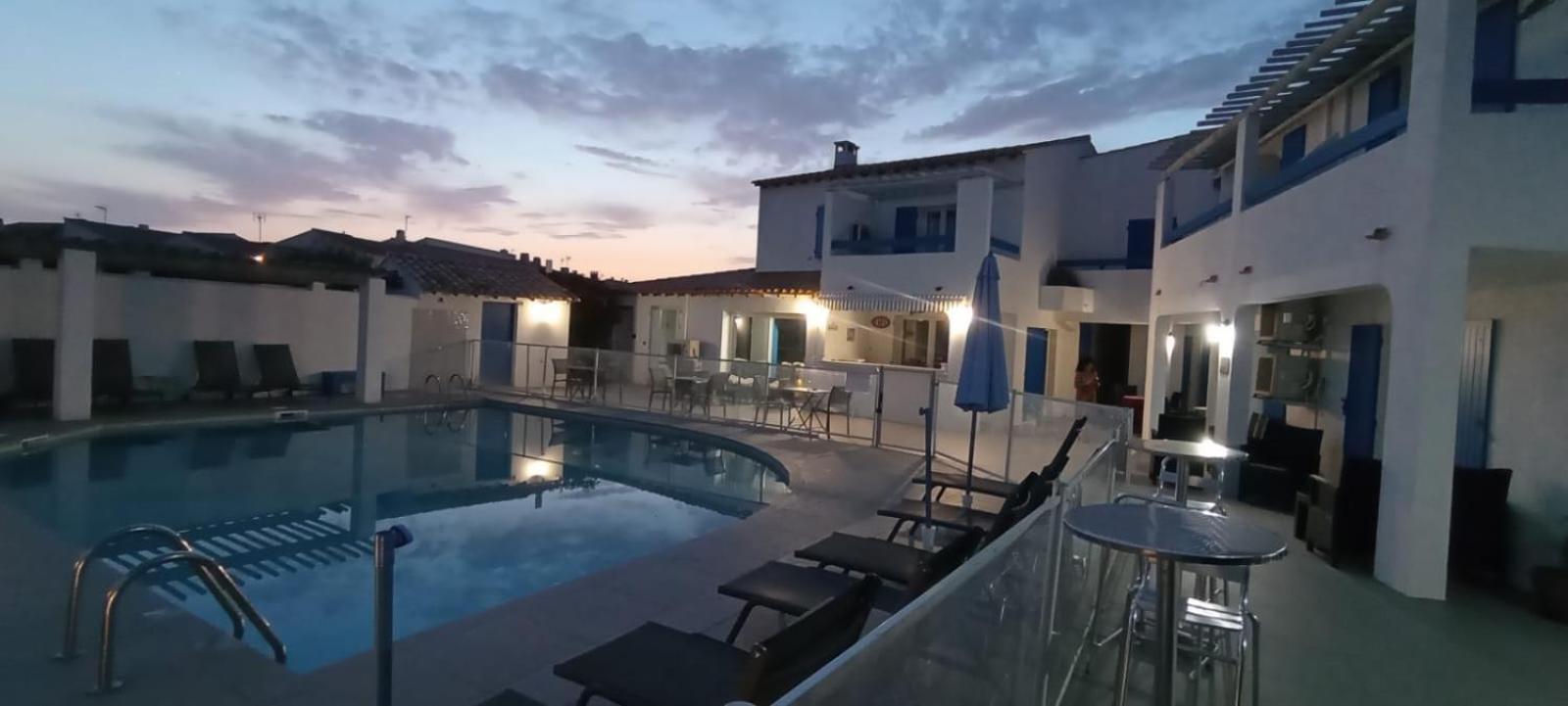 Hotel Le Bleu Marine Saintes-Maries-de-la-Mer Exterior photo